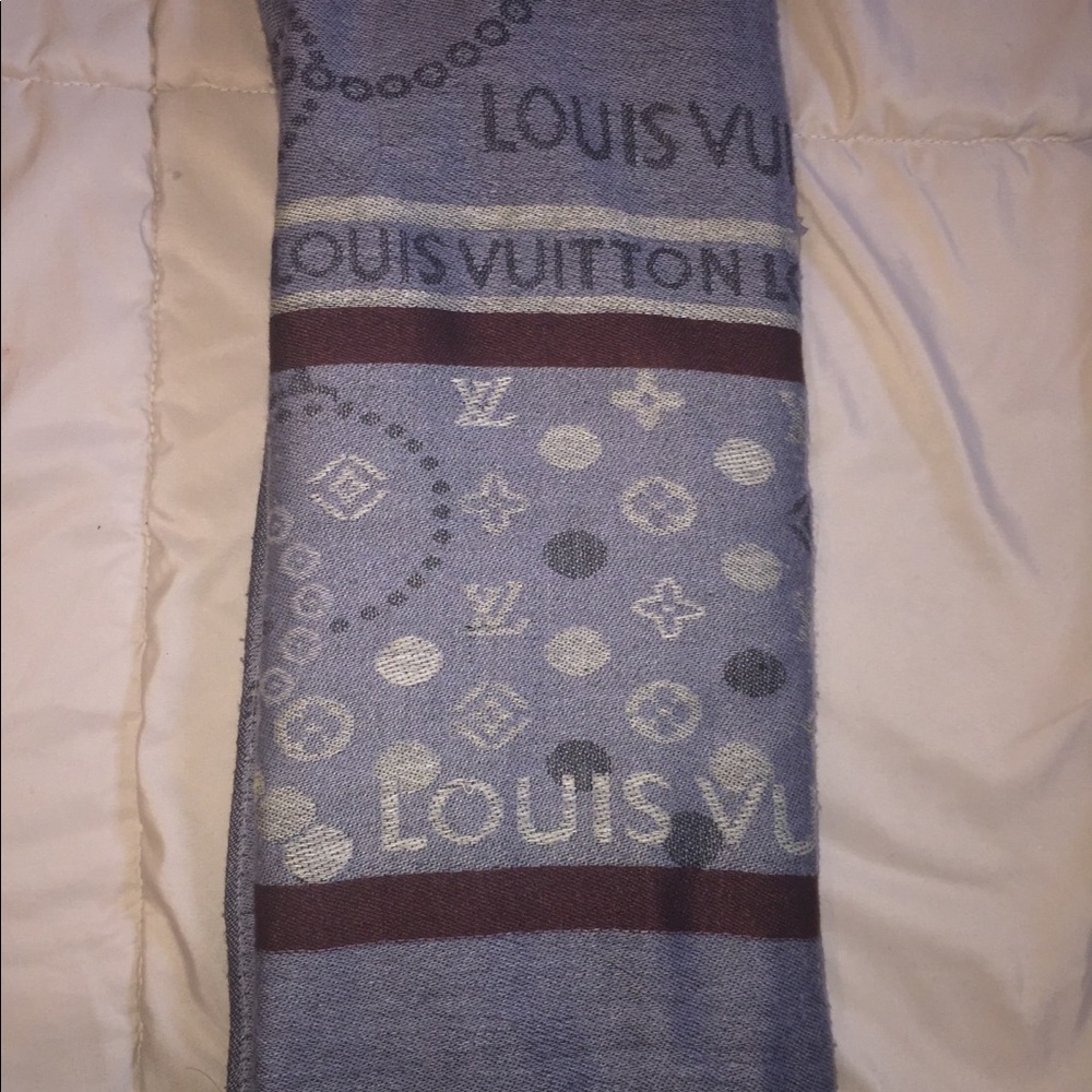 Louis Vuitton Scarf - Picture 1 of 1